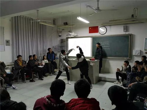 鄭州外國語學校各班學生組織文藝晚會辭舊迎新