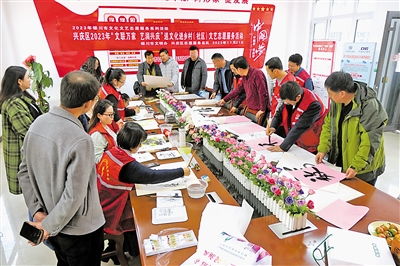 興慶區文聯組織志愿者送文化進鄉村