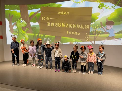 平涼市博物館 十一 假期以 研學游 活動為重點,多管齊下推動文化惠民,接待觀眾達3.8萬余人,樹立公共文化場所新旗幟新標桿
